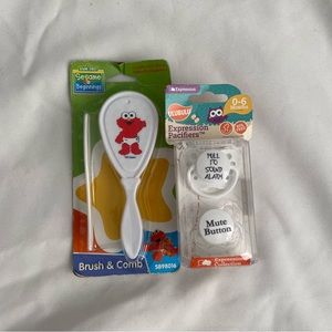 ULUBULU EXPRESSION PACIFIERS & SESAME STREET BRUSH & COMB(Elmo)